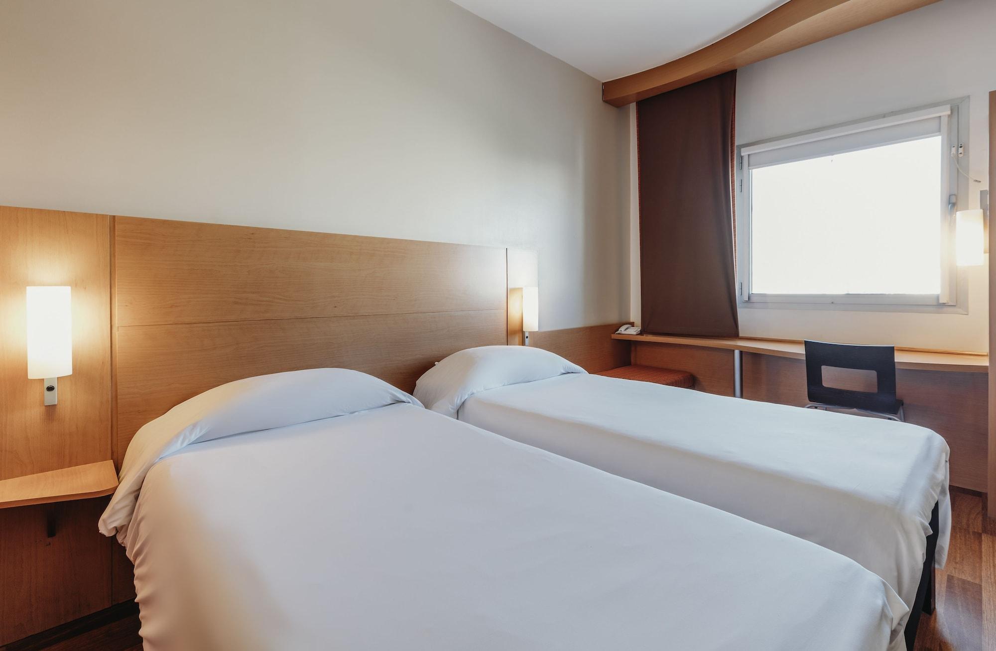 Ibis Saint Quentin Basilique Hotell Eksteriør bilde