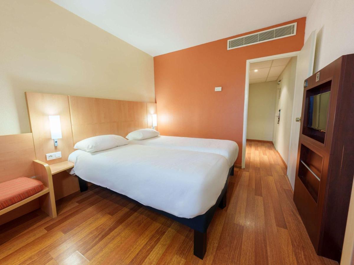 Ibis Saint Quentin Basilique Hotell Eksteriør bilde